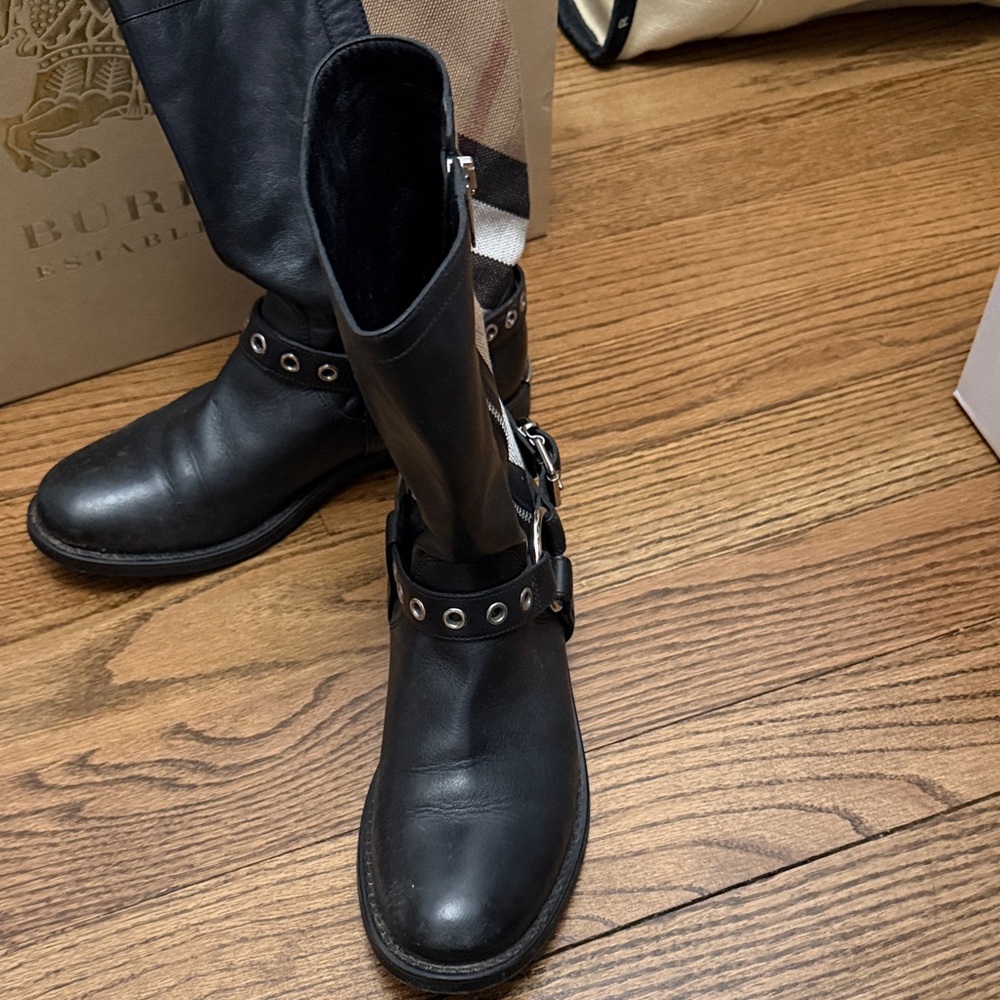 Burberry Black Leather Boots with Tan Plaid - Picture 3 of 7